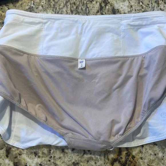 White Lululemon high waisted speed up shorts size 8 - Picture 5 of 6